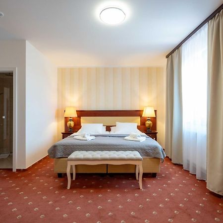 Přeštice Hotel Volf מראה חיצוני תמונה