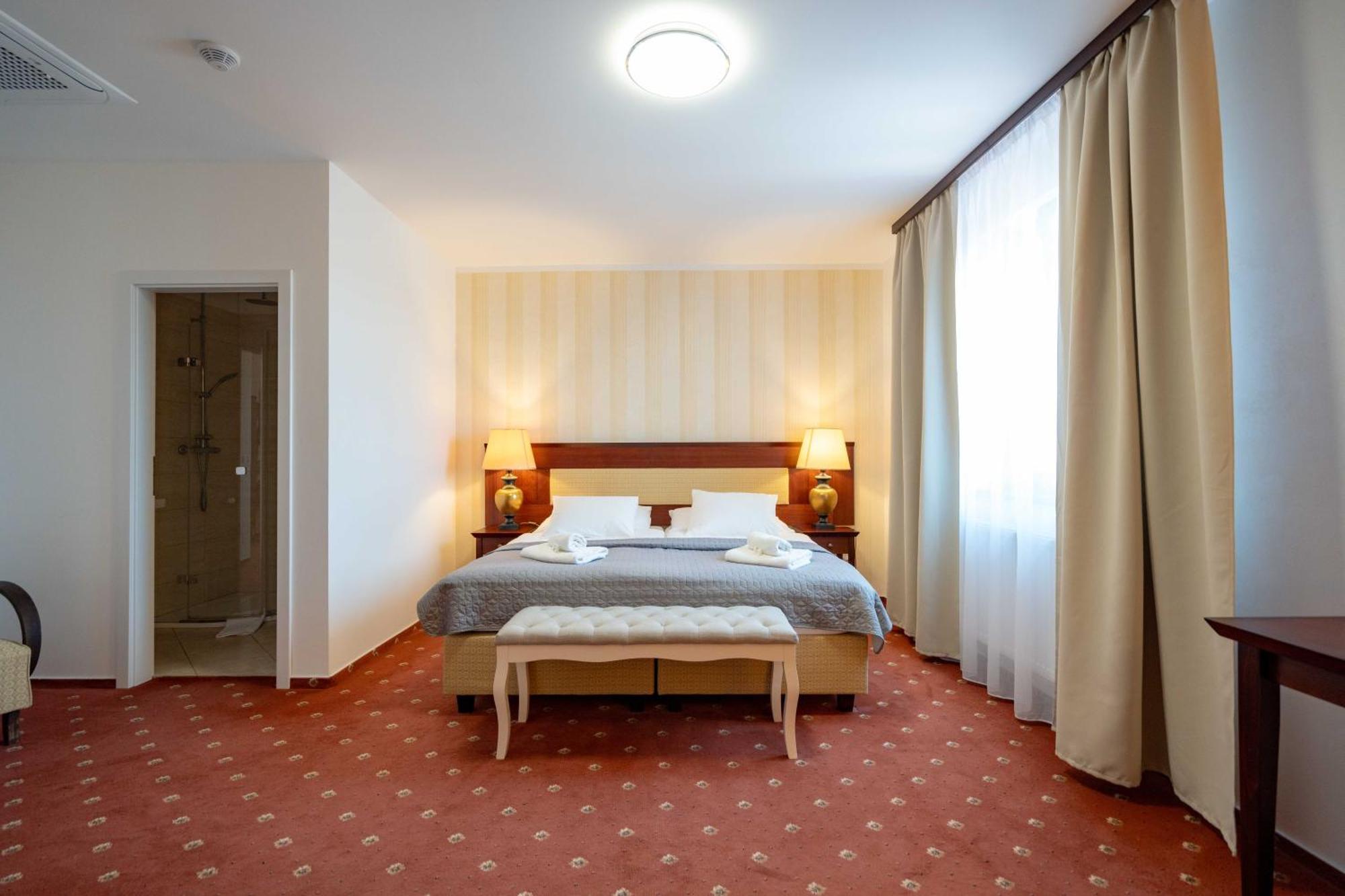 Přeštice Hotel Volf מראה חיצוני תמונה