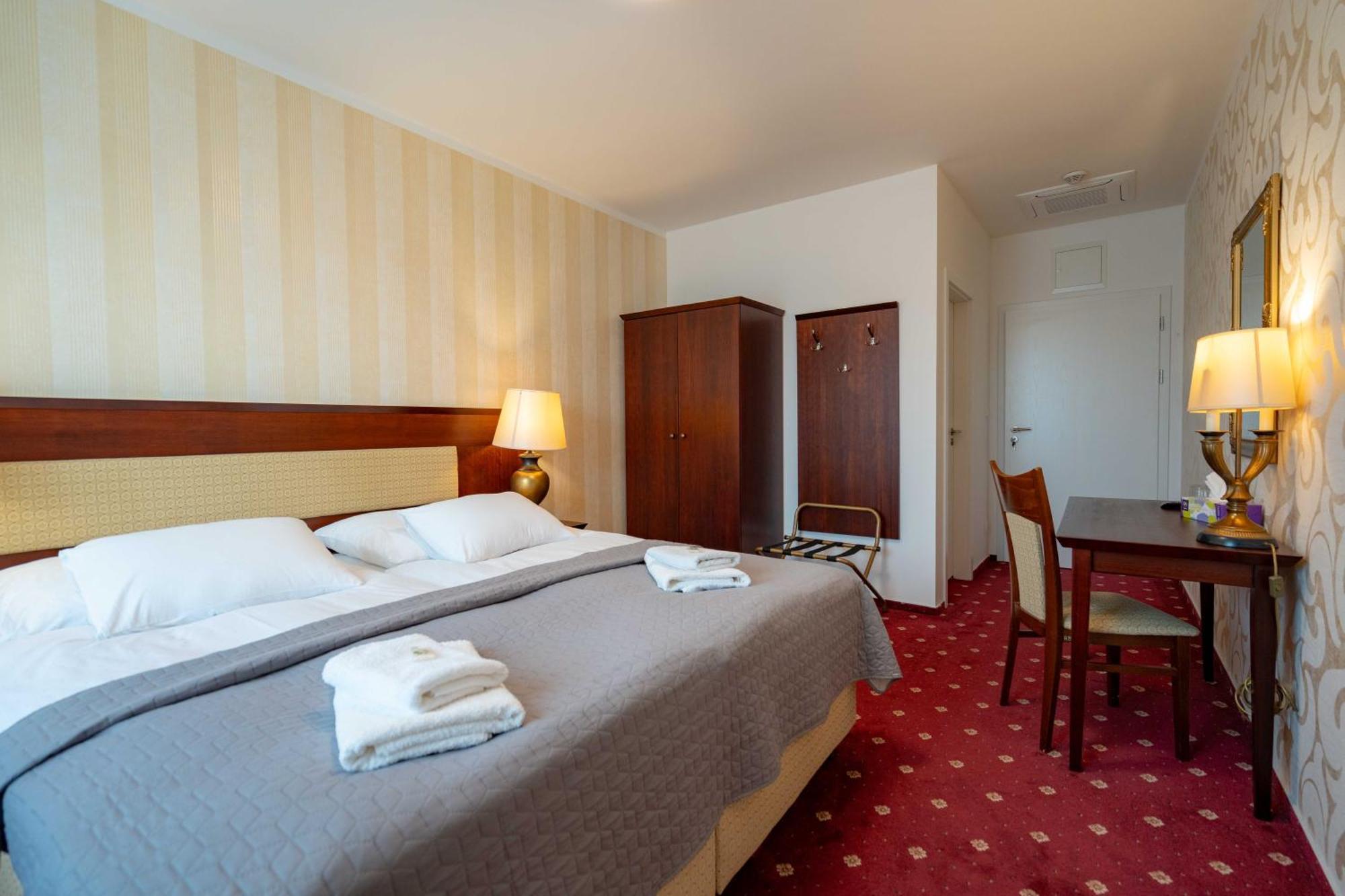 Přeštice Hotel Volf מראה חיצוני תמונה
