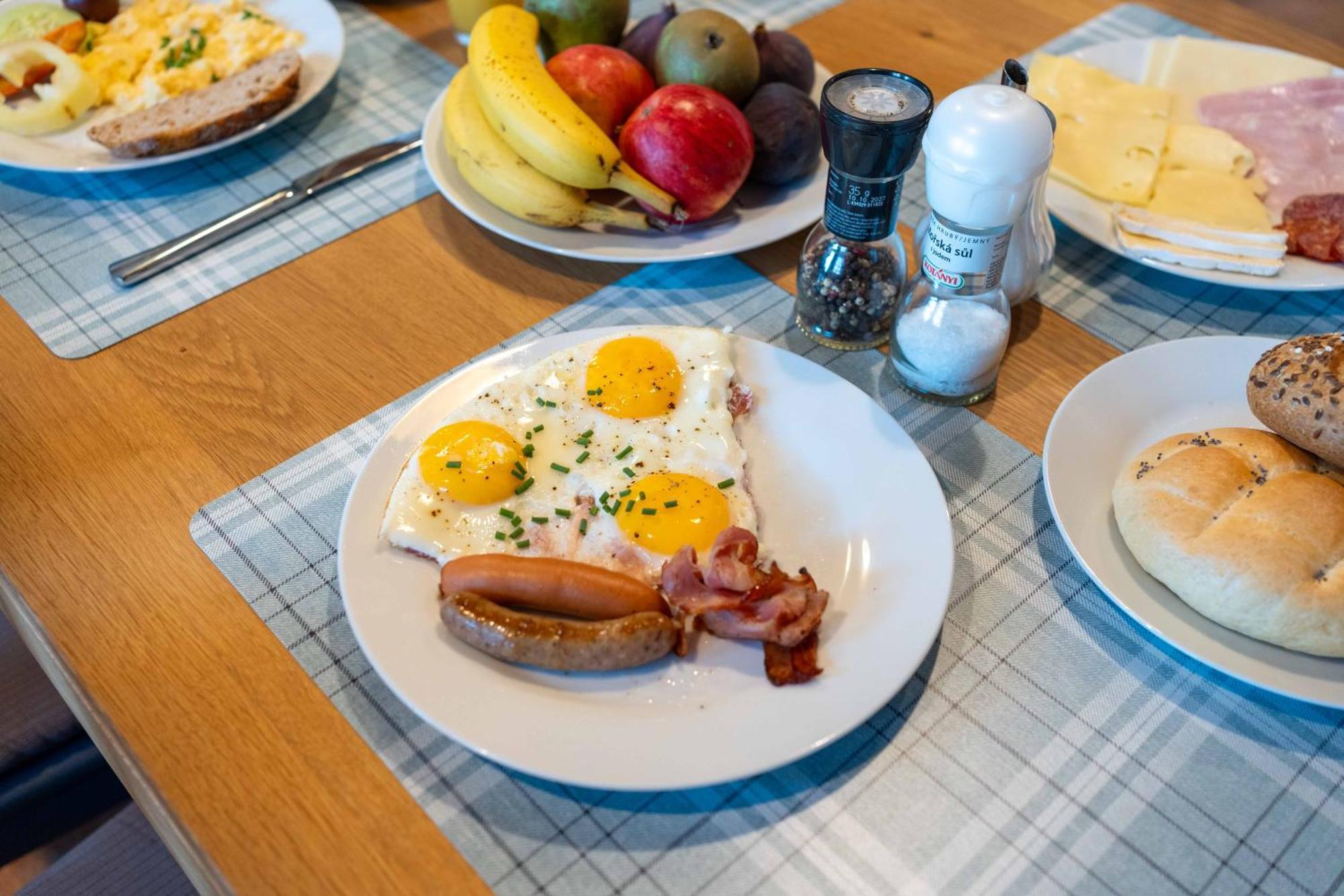 Přeštice Hotel Volf מראה חיצוני תמונה