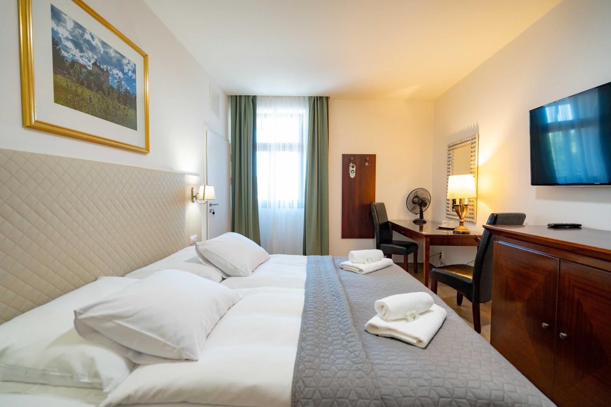 Přeštice Hotel Volf מראה חיצוני תמונה