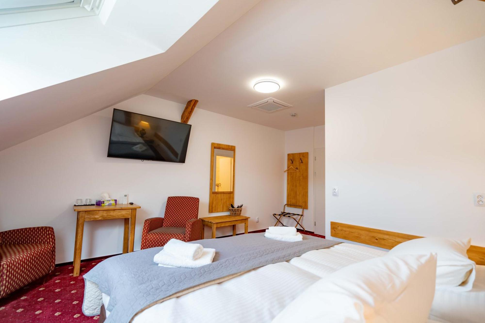 Přeštice Hotel Volf מראה חיצוני תמונה