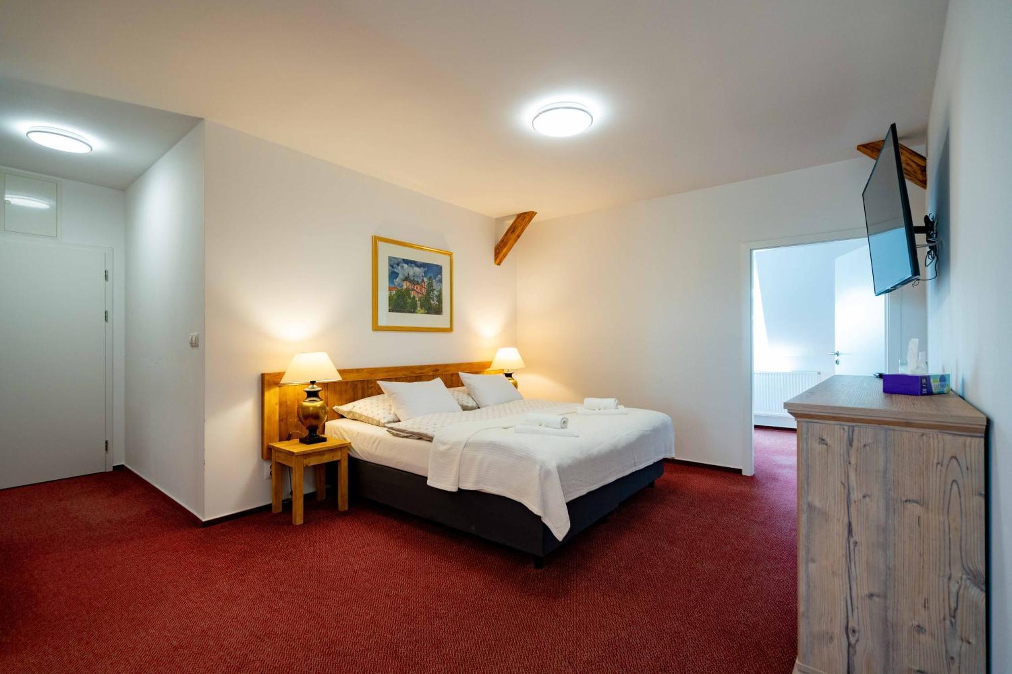 Přeštice Hotel Volf מראה חיצוני תמונה
