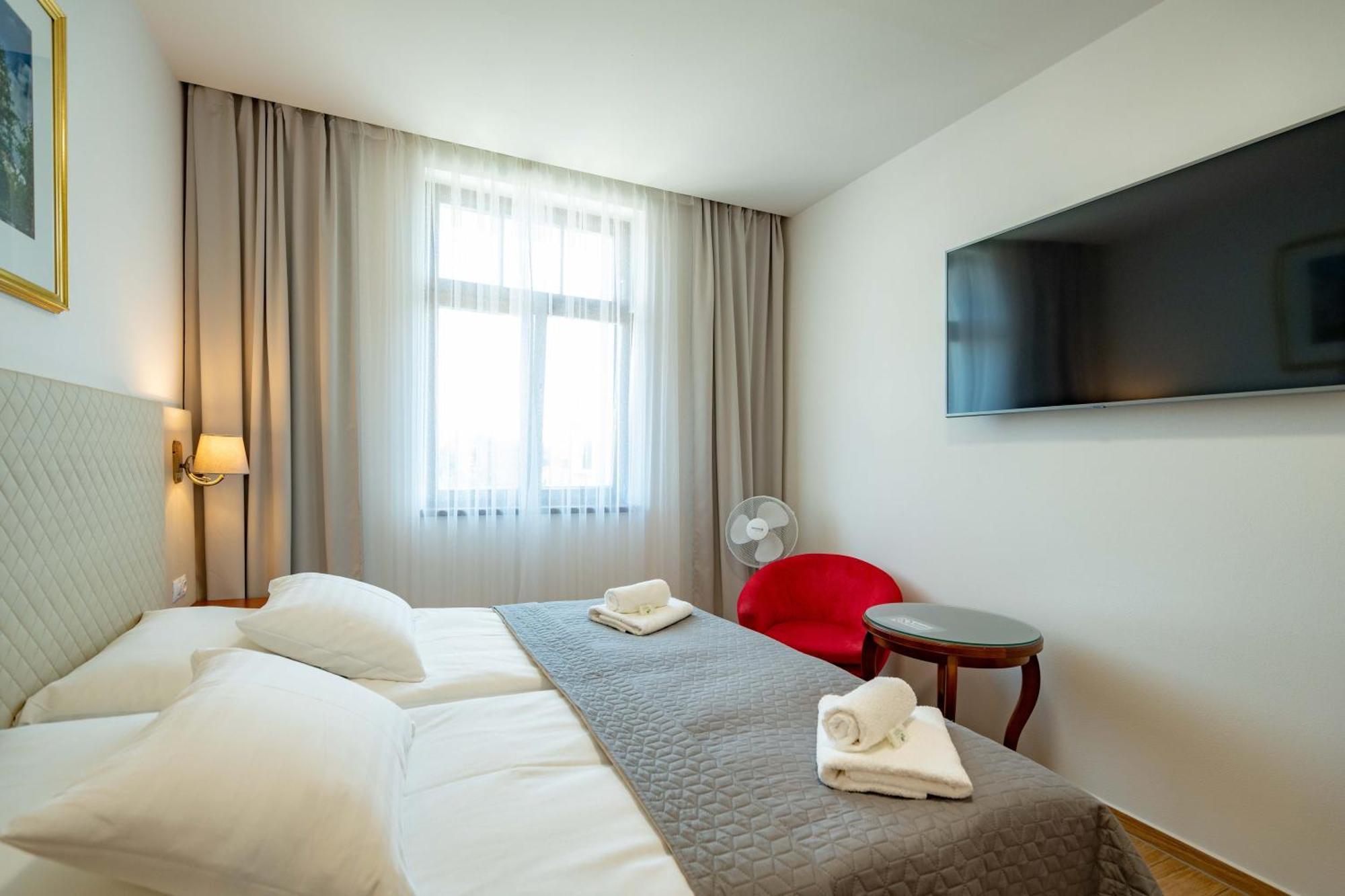 Přeštice Hotel Volf מראה חיצוני תמונה