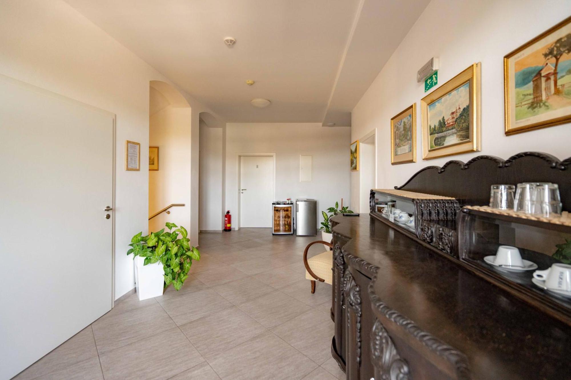Přeštice Hotel Volf מראה חיצוני תמונה