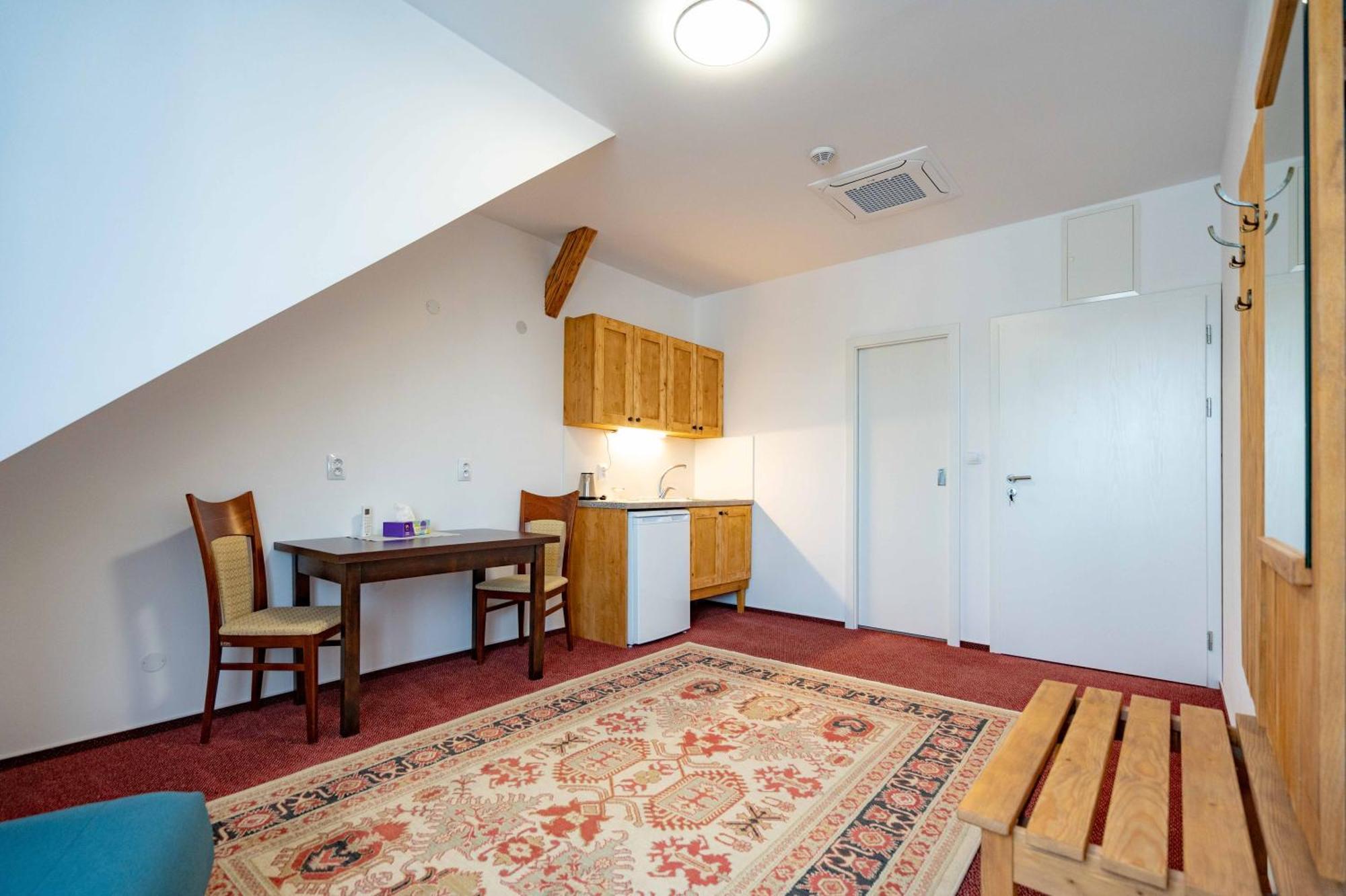 Přeštice Hotel Volf מראה חיצוני תמונה