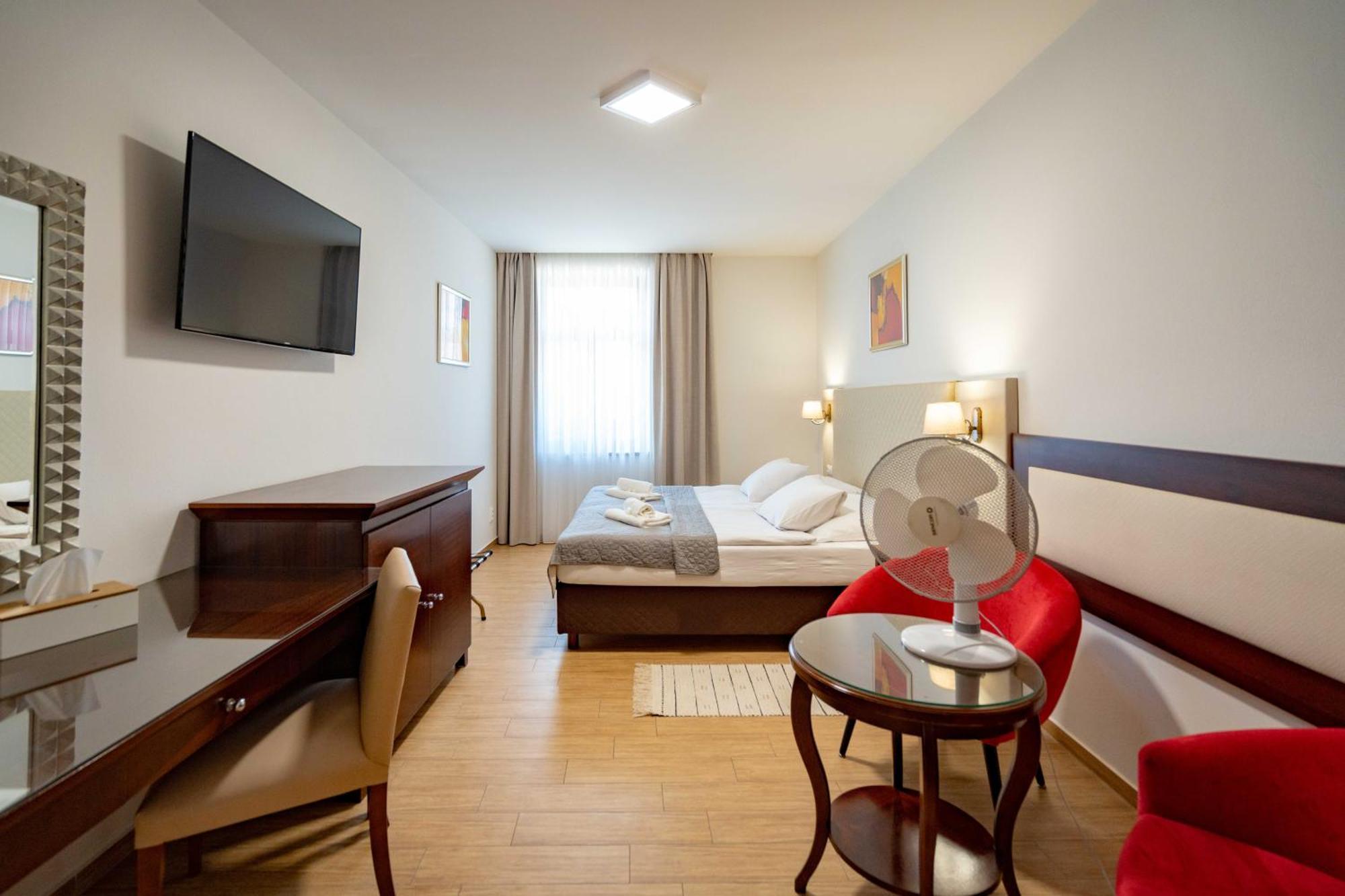 Přeštice Hotel Volf מראה חיצוני תמונה